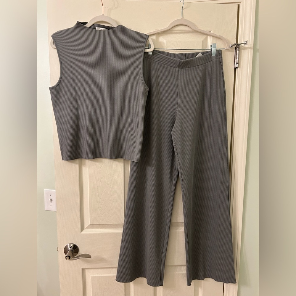 Vince grey knit sleeveless shell and pants